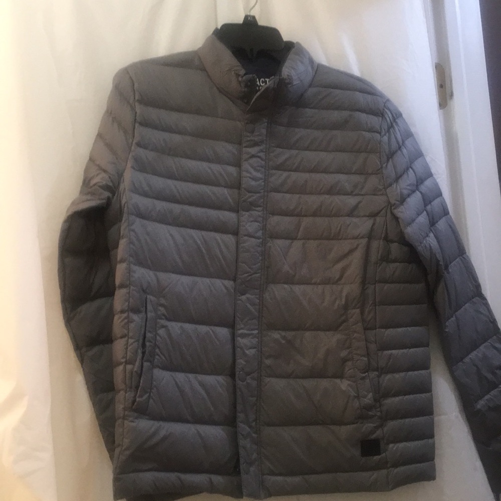 Reaction Kenneth Cole Light-Weight Full Zip Men’s Small Gray Puffer Jacket